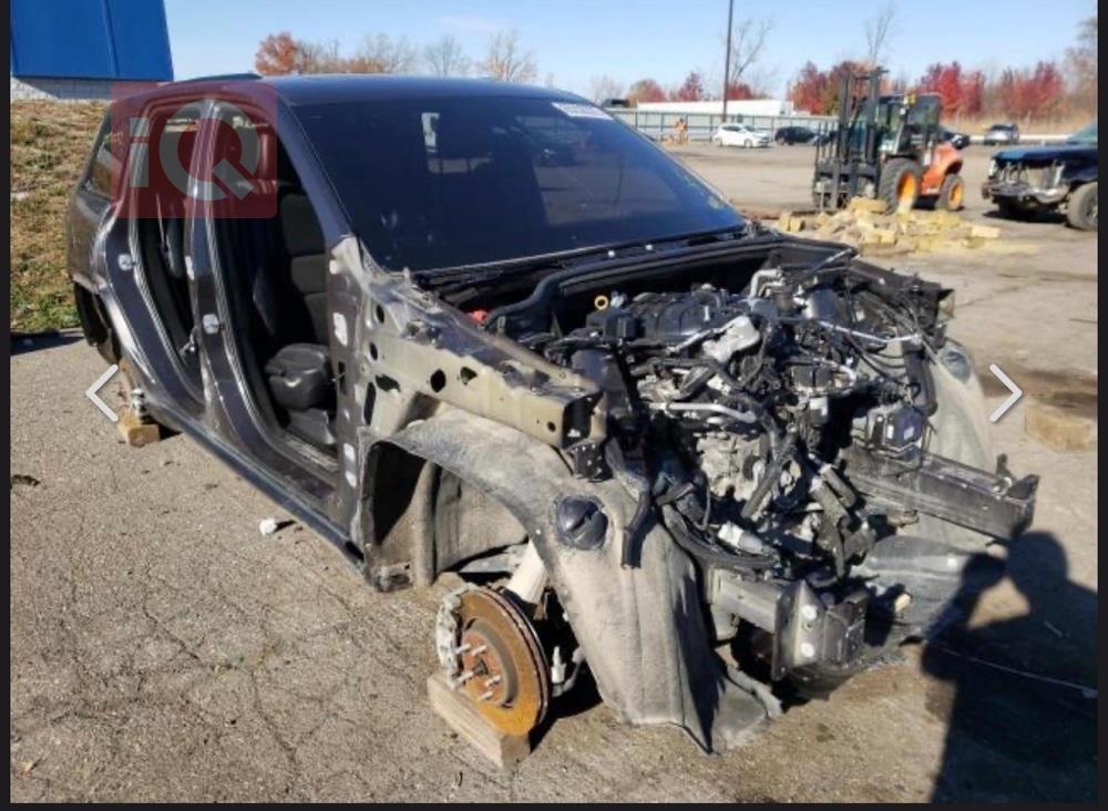 جیپ گراند شیرۆکی